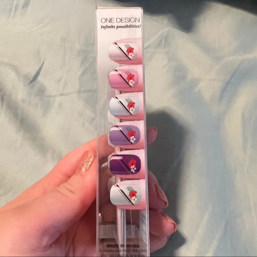 Dashing Diva Press-On Nail Art Transfers: Garden Party | Floral Polka Dot Black - Picture 5 of 8